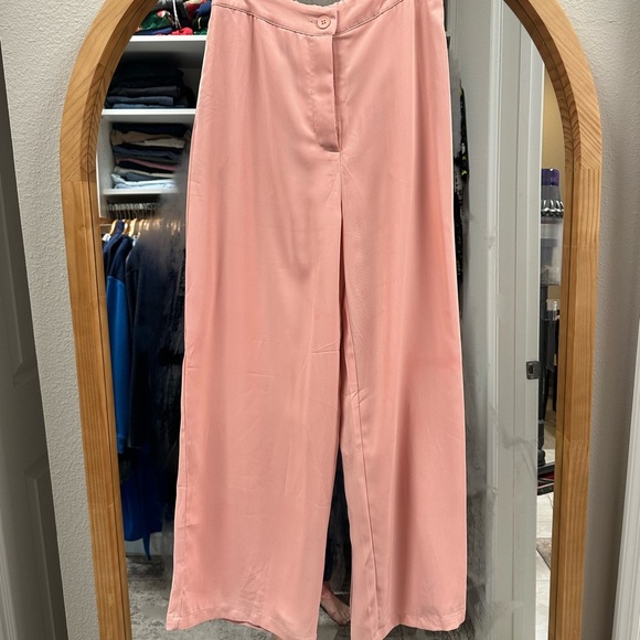 Chic Pink Wide-Leg Pants - Picture 1 of 3